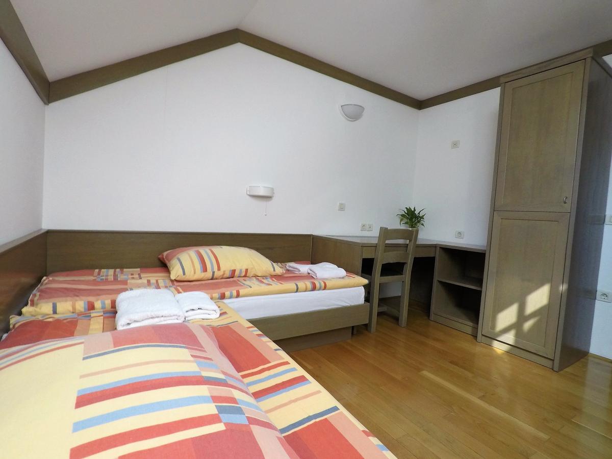 Karami Mountainhouse Bed & Breakfast Trzic ภายนอก รูปภาพ