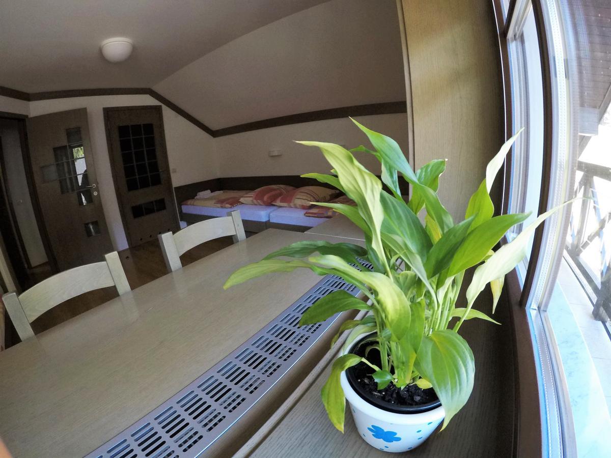 Karami Mountainhouse Bed & Breakfast Trzic ภายนอก รูปภาพ