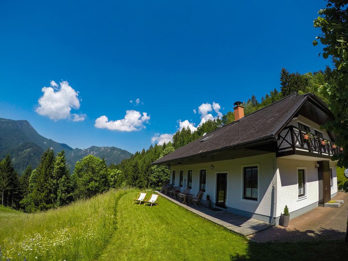 Karami Mountainhouse Bed & Breakfast Trzic ภายนอก รูปภาพ
